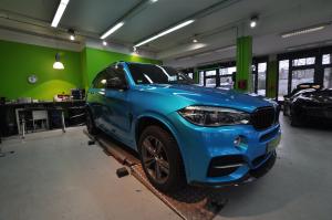 BMW X5 M50d in Atlantis Blue by Print Tech 2017 года
